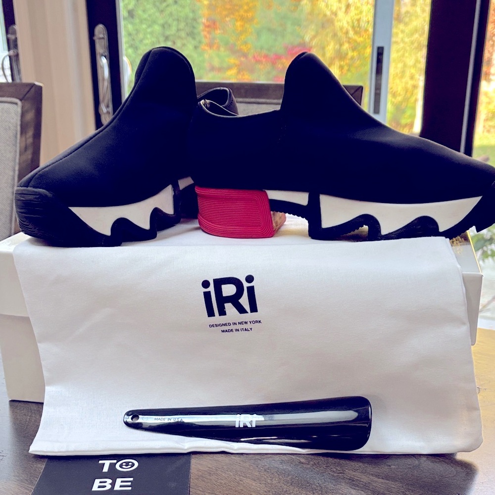 iRi Black and Red Sneakers